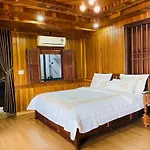 Khamy Riverside Villa