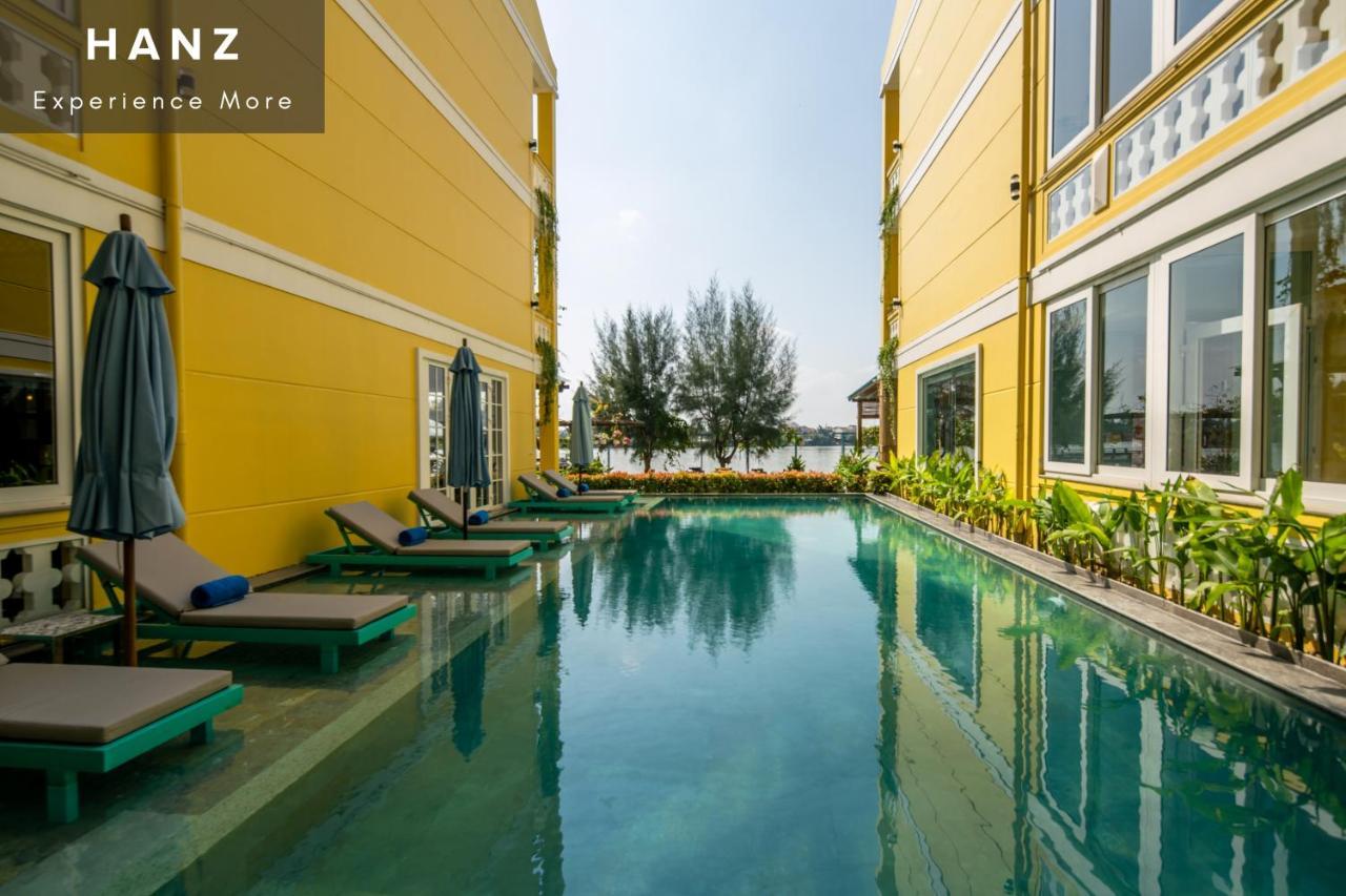 Hanz Triple Riverside Villa Hoi An
