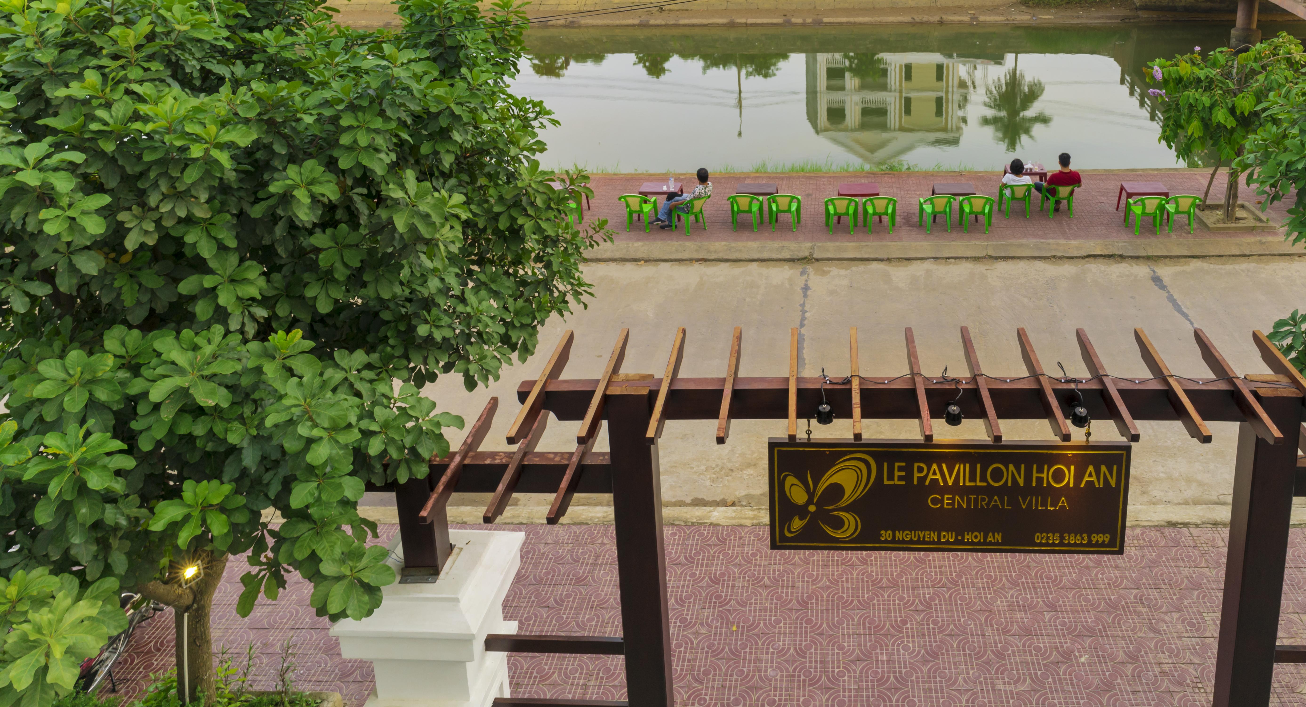 Canal House 3*