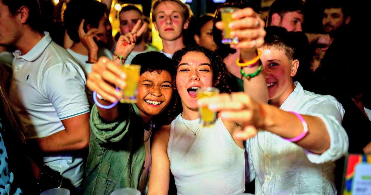 Hostel Vietnam Backpacker - *