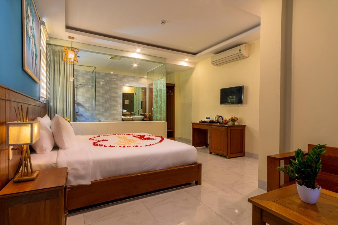 Heart - Bespoke 3* Hoi An