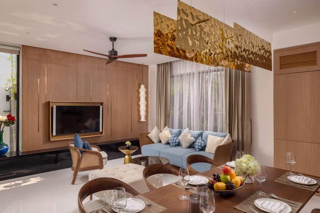 Wyndham Royal Beachfront Pousada Hoi An