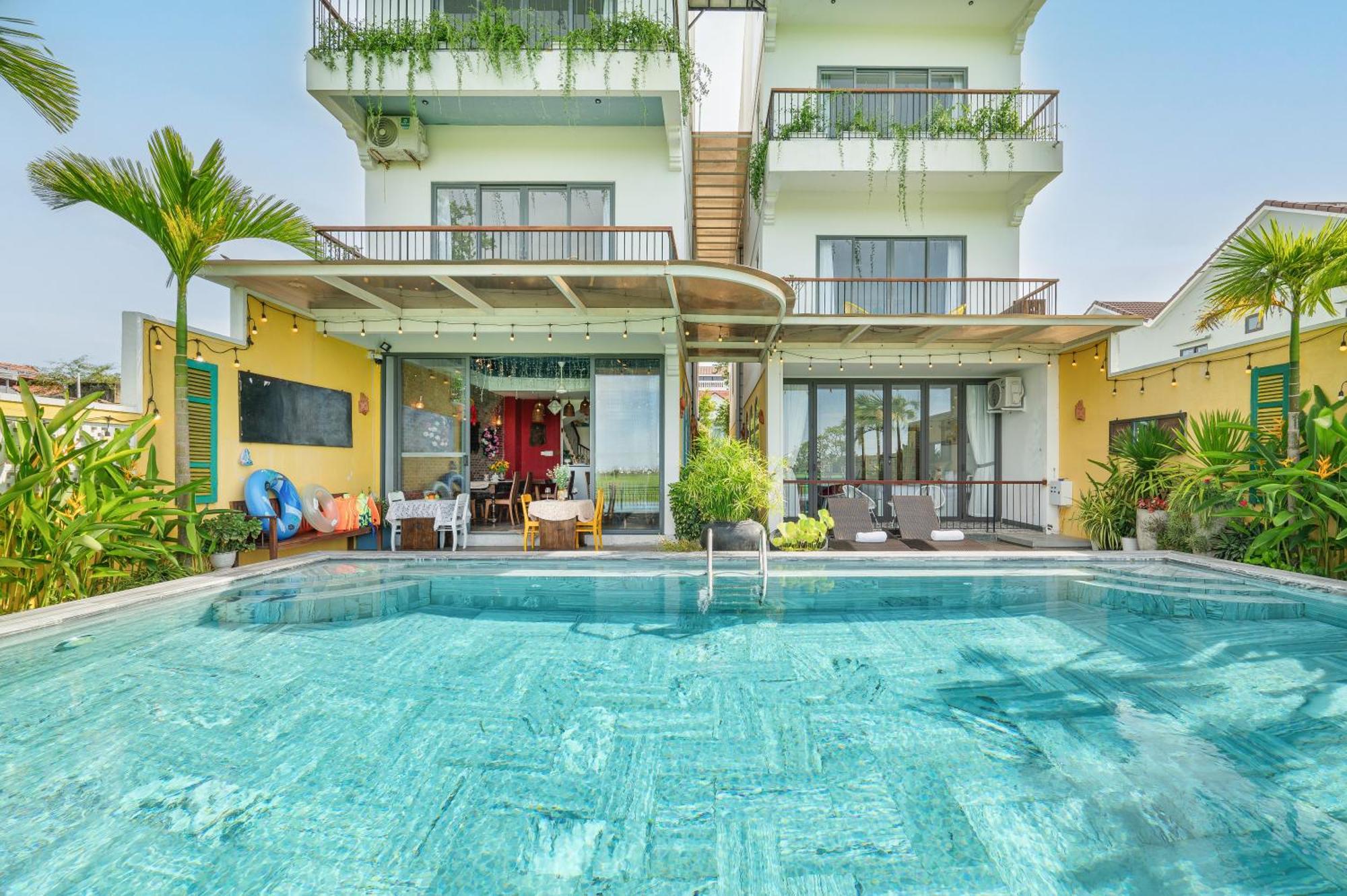 Bs Jade Hotel 4*