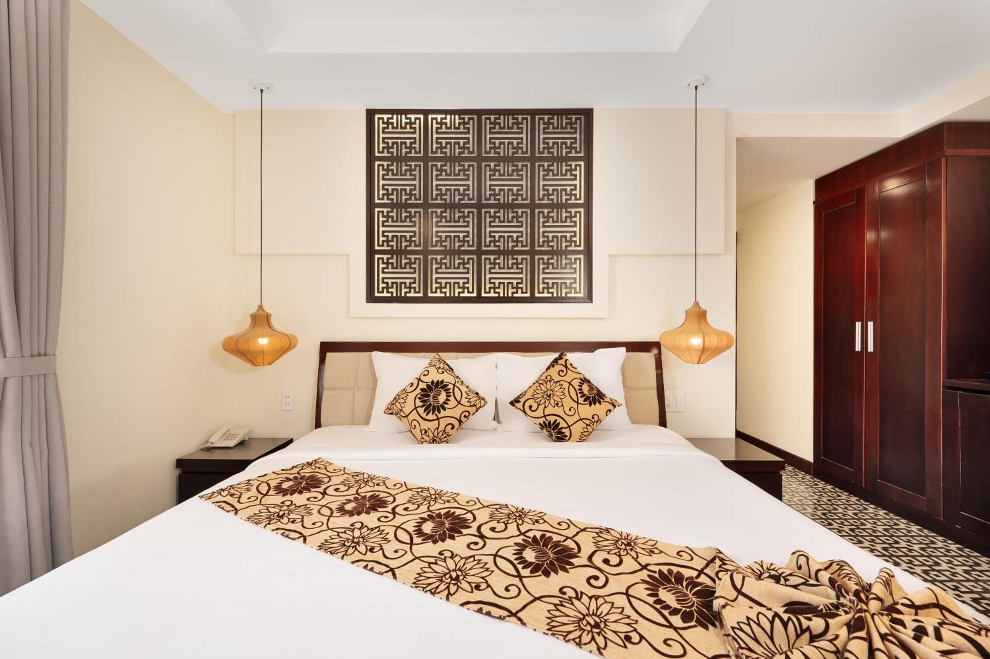 Canal House Hotel 3*
