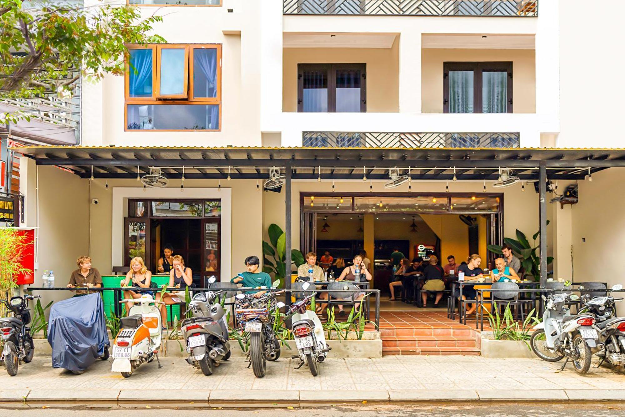 Harmony Old Town And Pool Bar * Hoi An