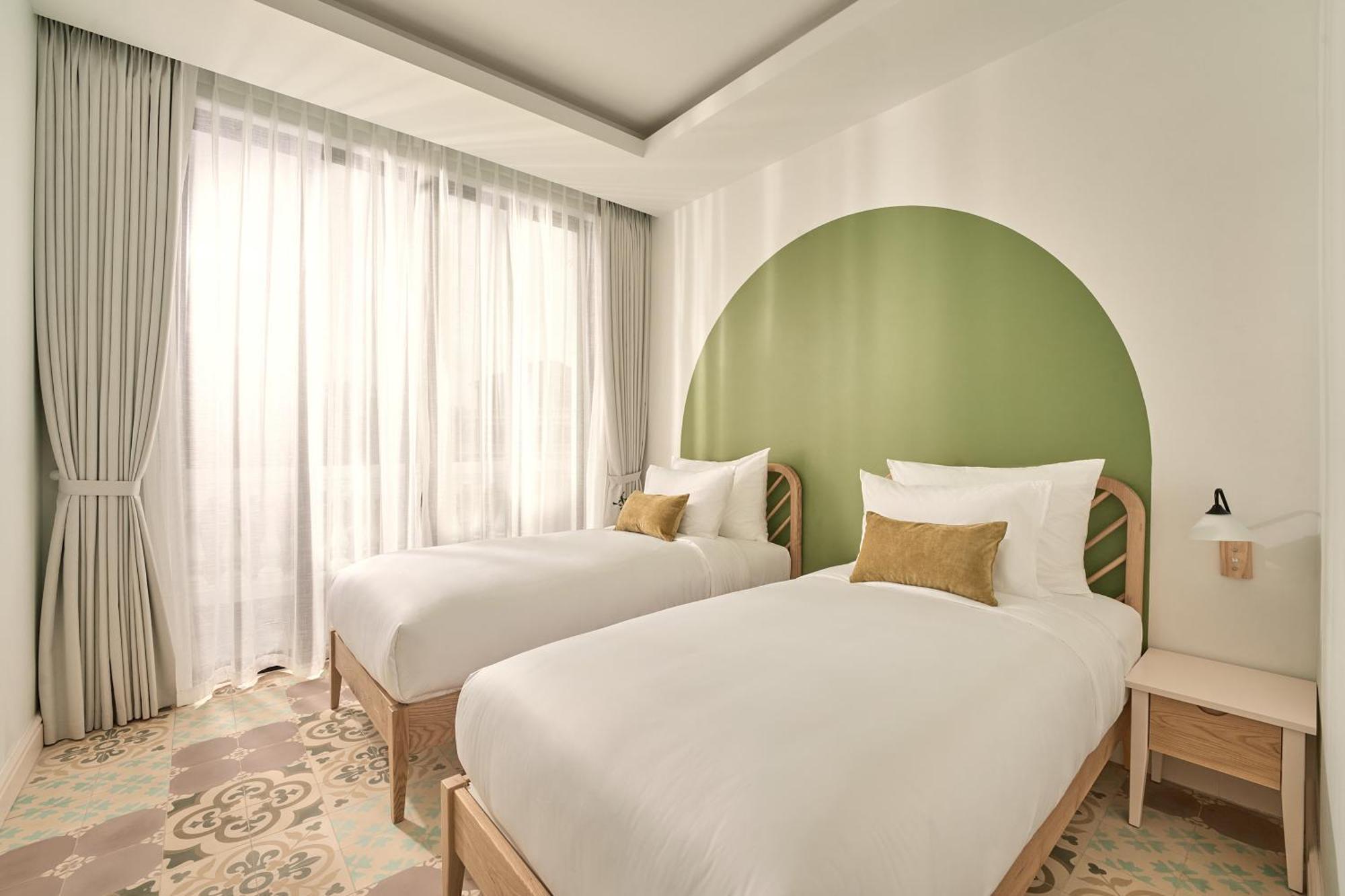 Hotel Moodhoian Riverside & 4*