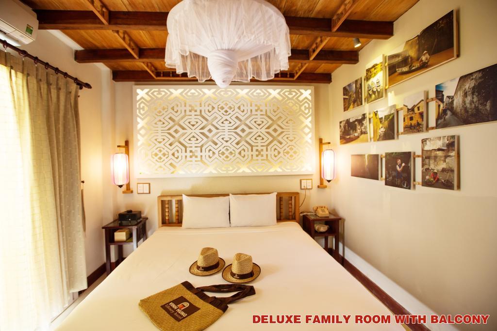 Hotel Pho Library