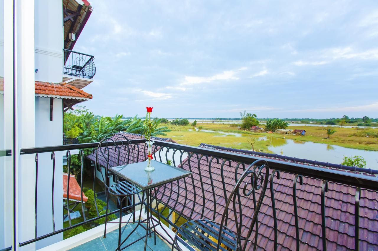 Villa Riverside Impression