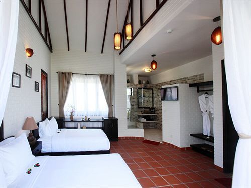 East West Villa *