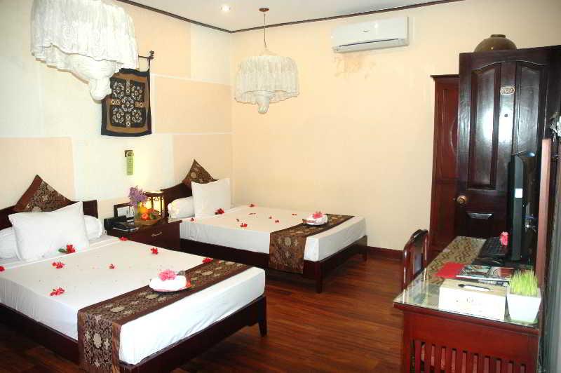 Pho Library Hotel