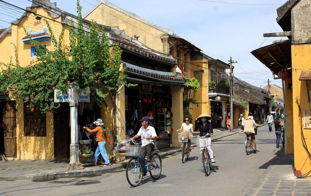 Bed & Breakfast House 579 Ba Trung *