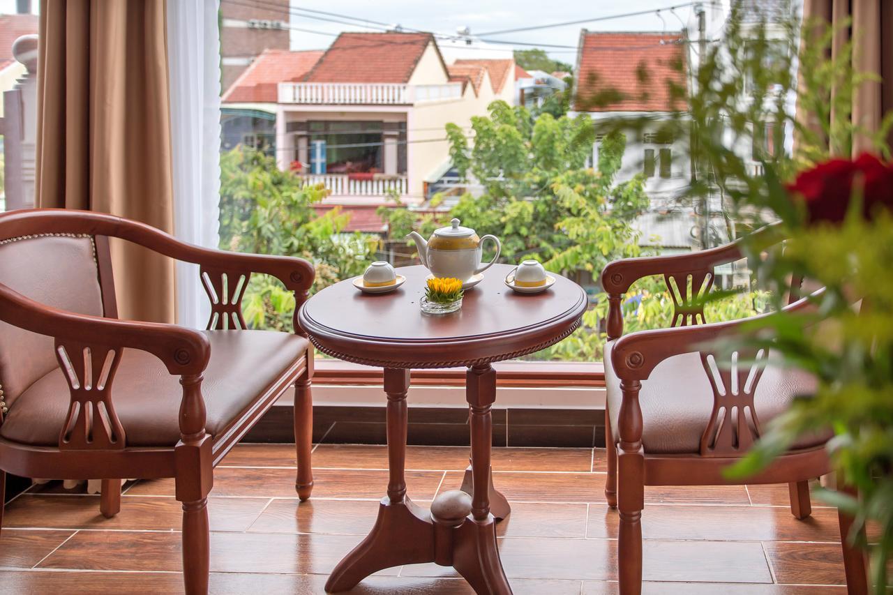 Vi Khoa * Hoi An