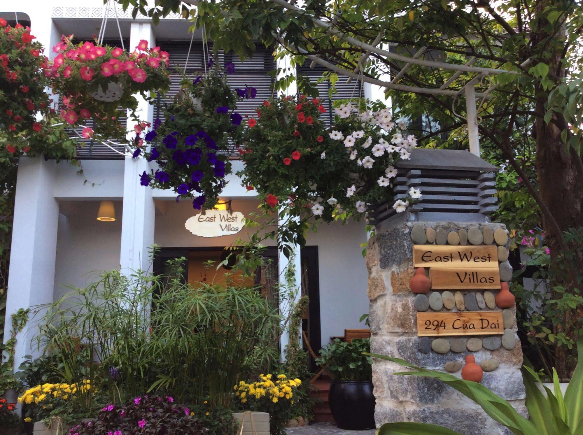 Villa East West *