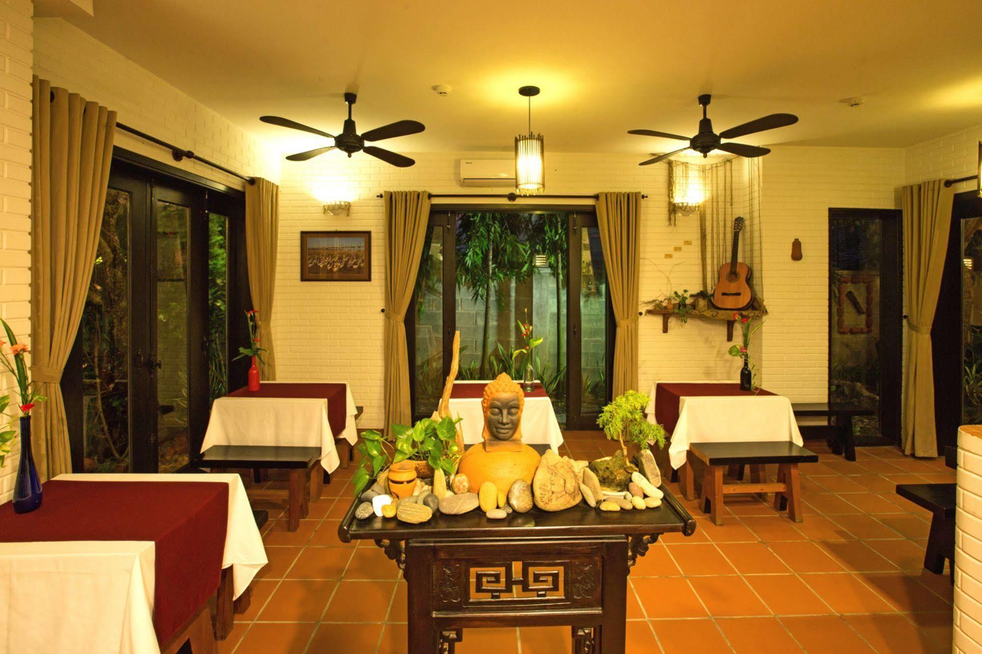 Villa East West *