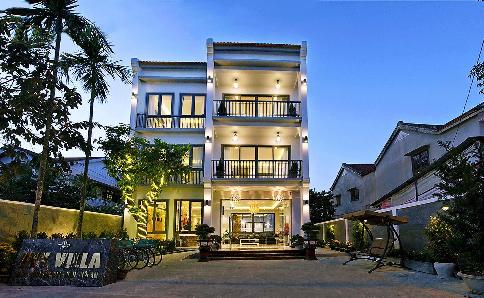 Khách sạn Ivy 4*