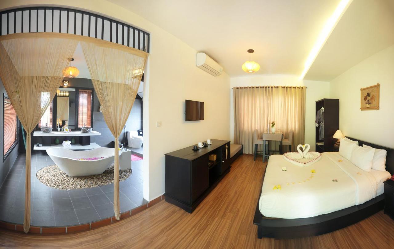 East West * Hoi An