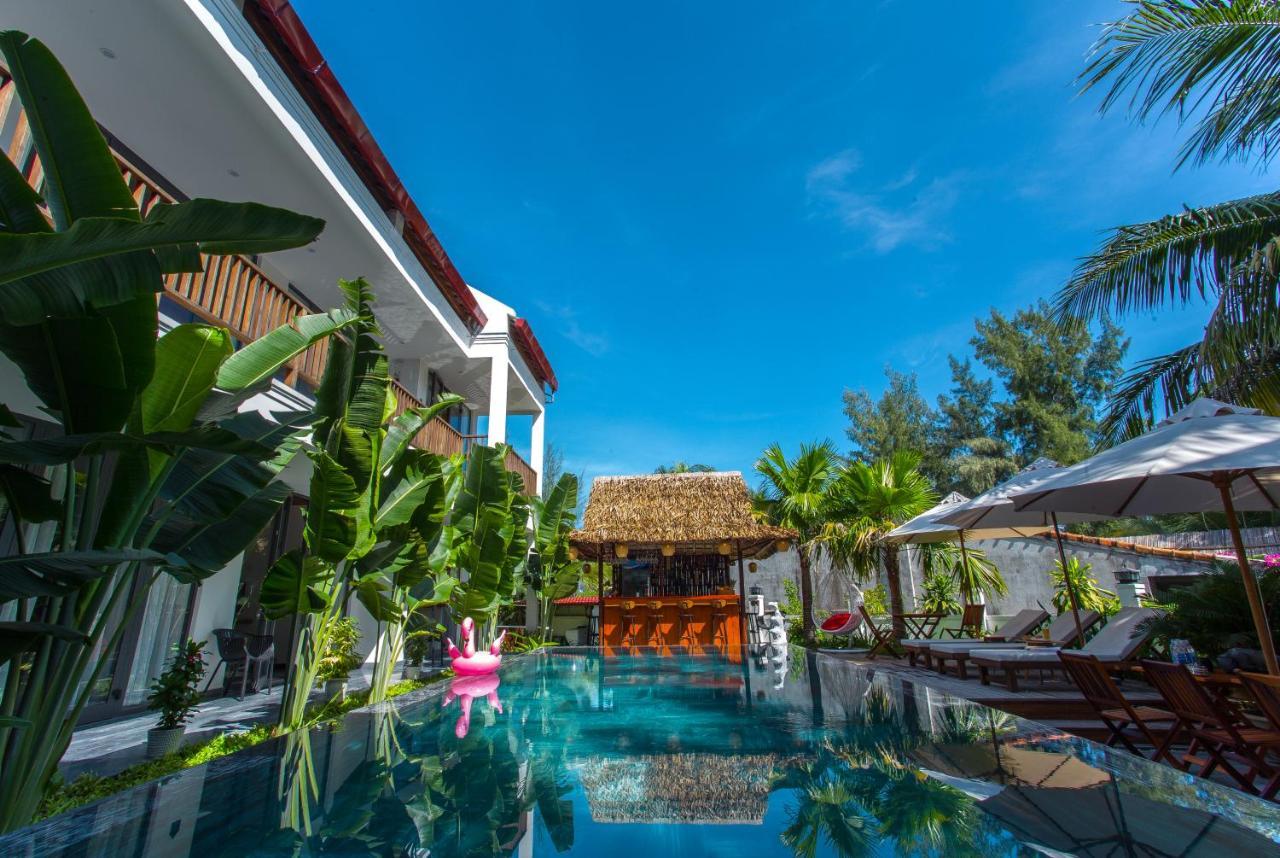 The Shoreline Aparthotel