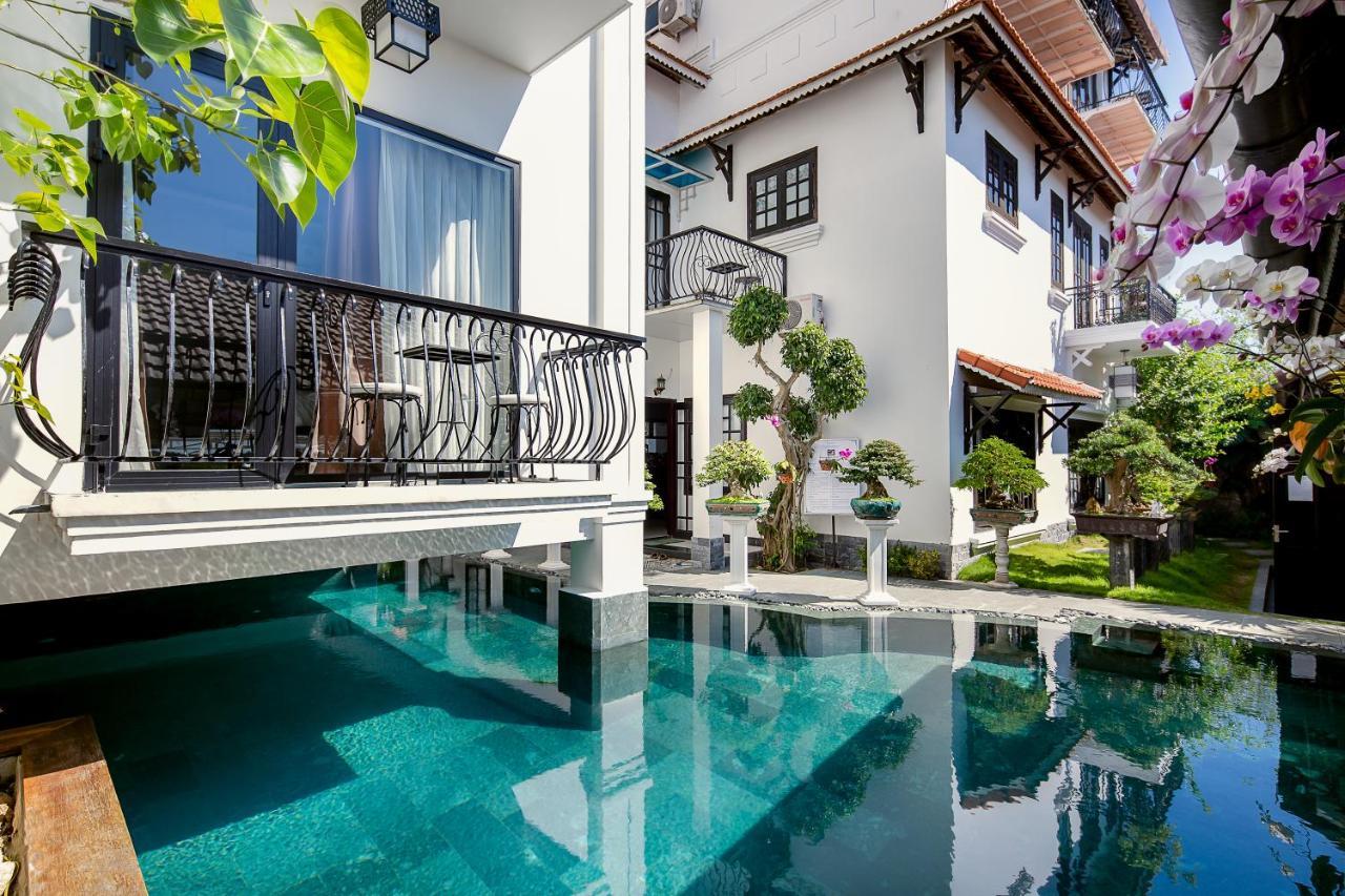 Riverside Impression * Hoi An