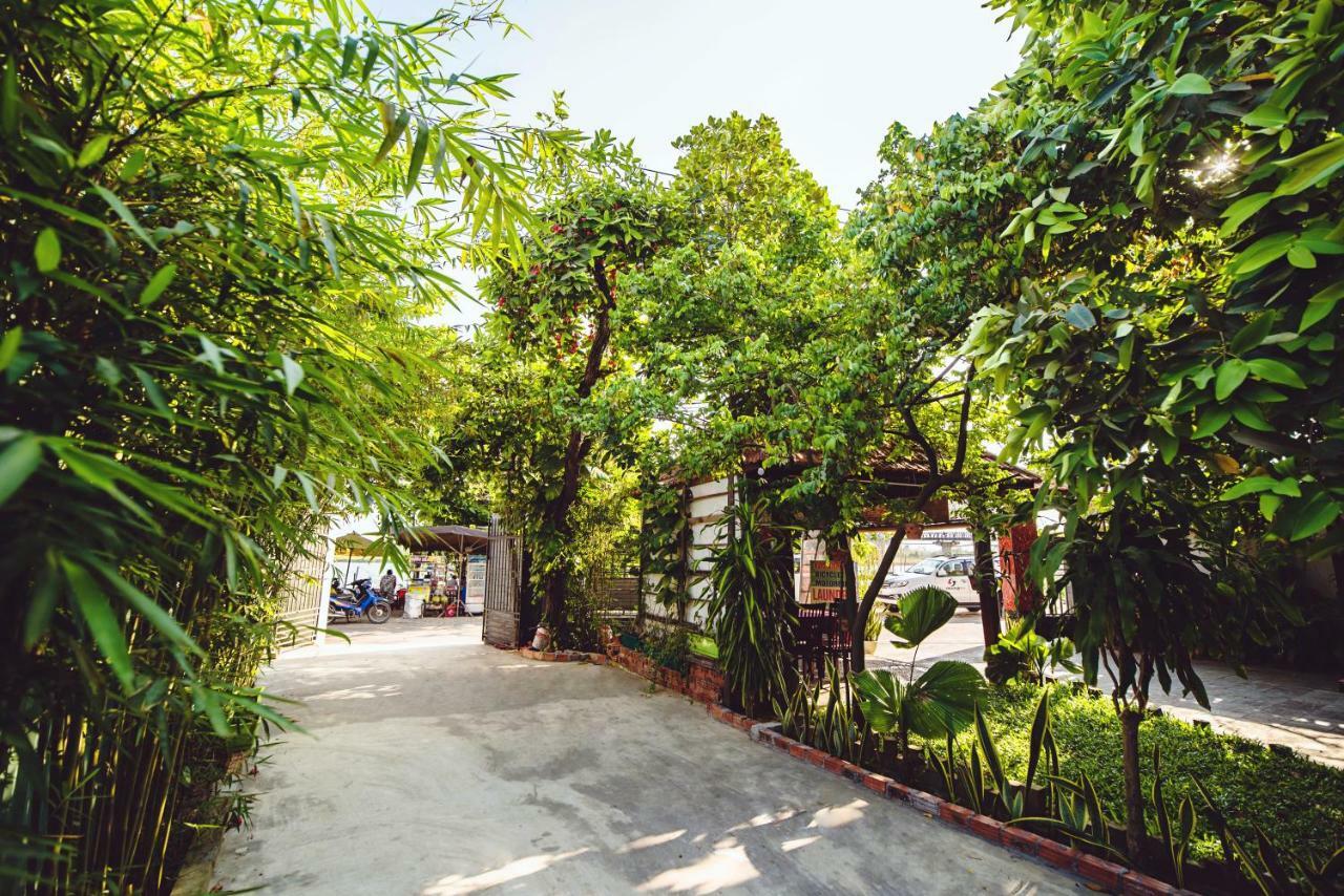 Riverside Plum Garden Hospedagem domiciliar