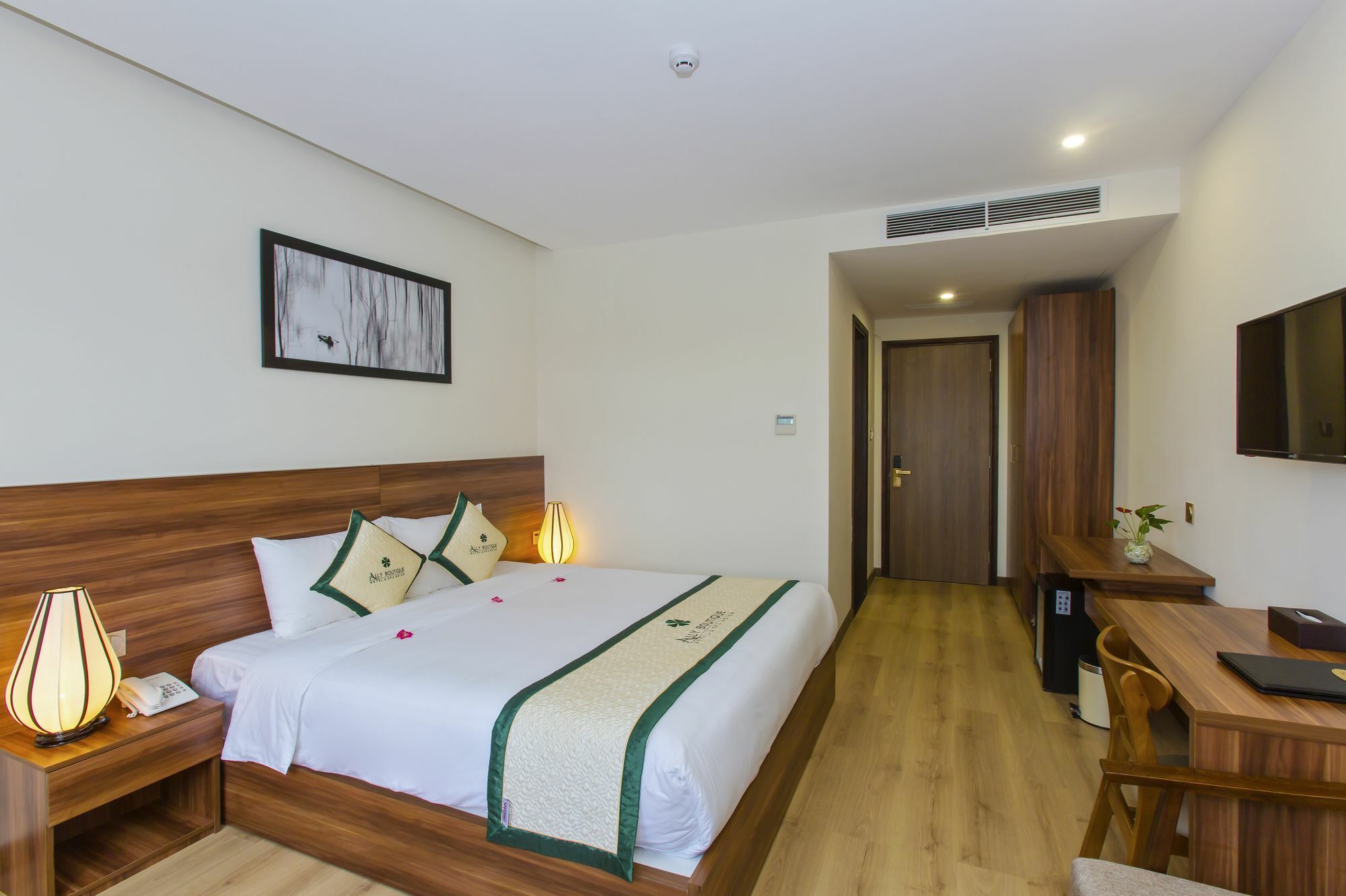 Ally Boutique Hoian
