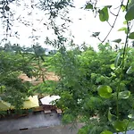 Pho Xanh Hotel - Stay 24H