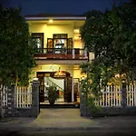 Blue Lake Homestay