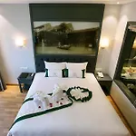 Ivy Villa