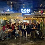 Dom Hostel And Bar