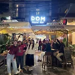 Dom Hostel And Bar