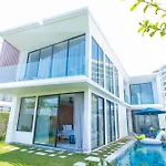 Hoi An Wyndham Beachfront Resort 3 Bedroom Pool Villa