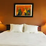 Kiki Hostel & Pool Club