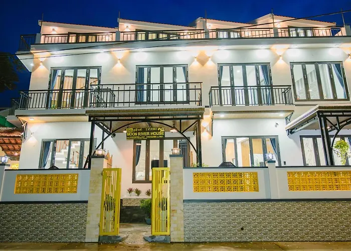 Moon River House