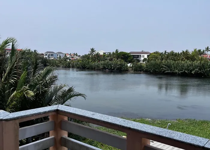 Lakeside Homestay