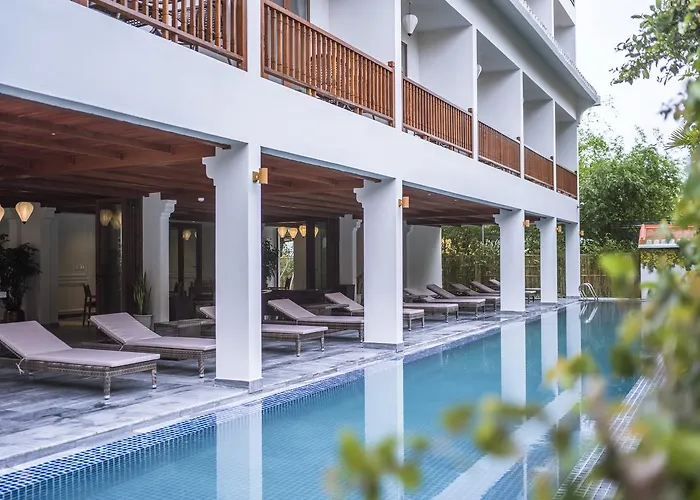 Vinh Hung Old Town Hotel