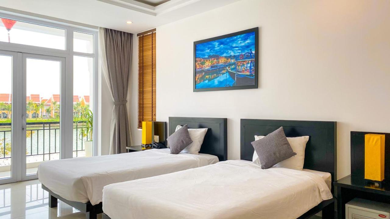 Riverside White House 3*