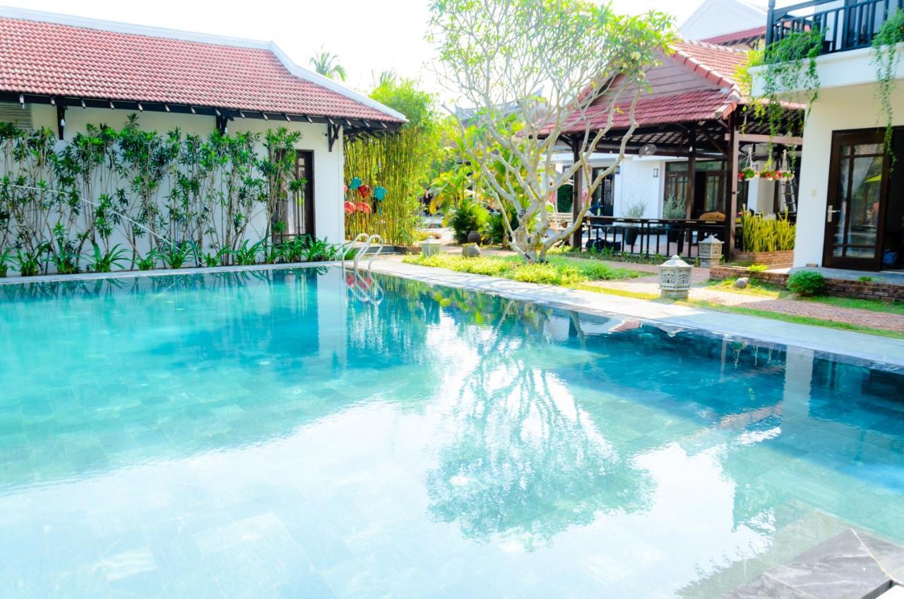 Riverside Bamboo Hotel