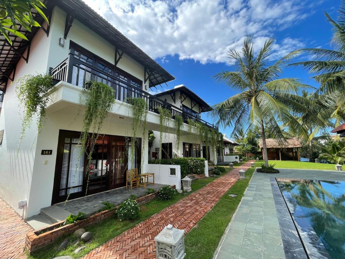 Riverside Bamboo 4*