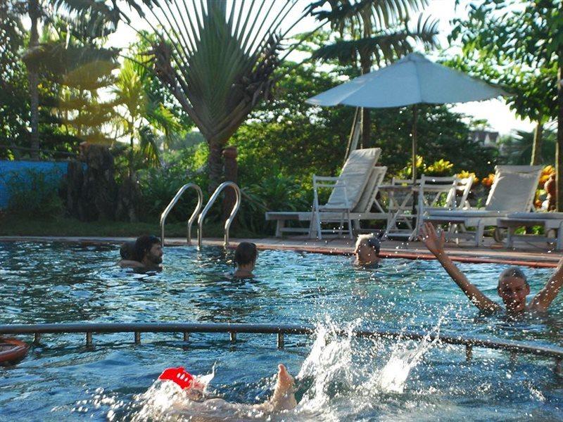 Pho Hoi Riverside 3*