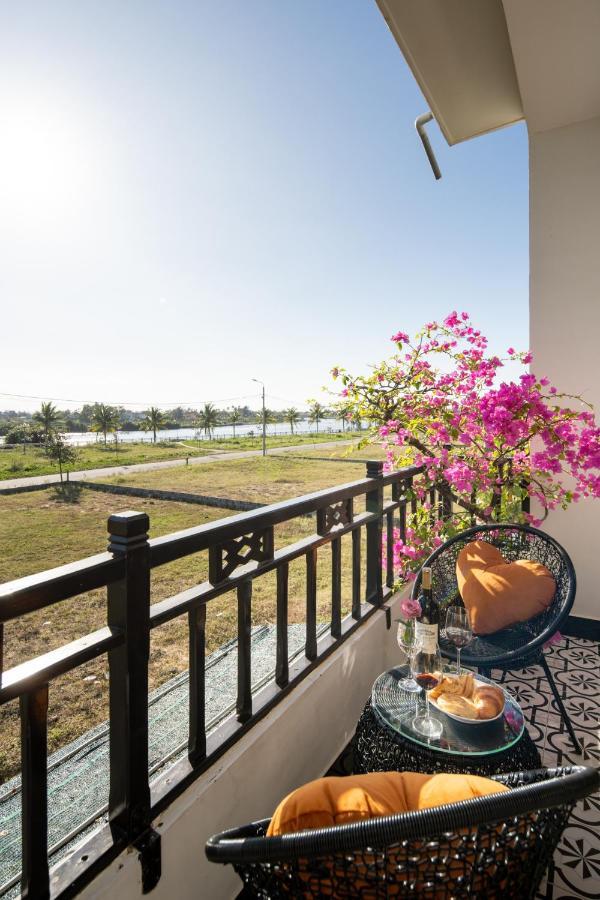 Villa River *