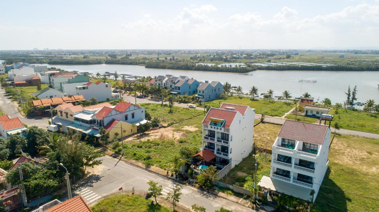 Villa River