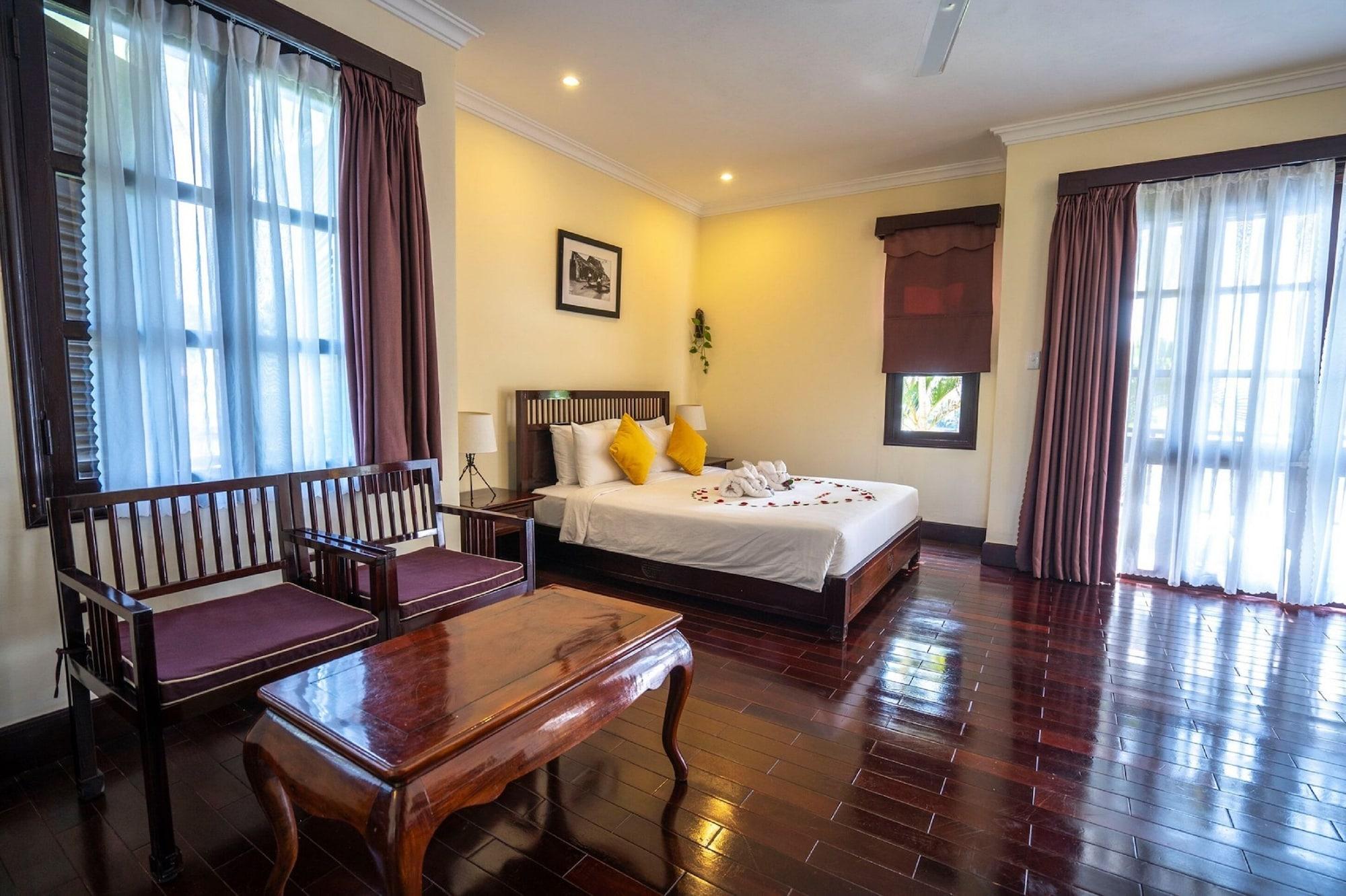 Resort Riverside &