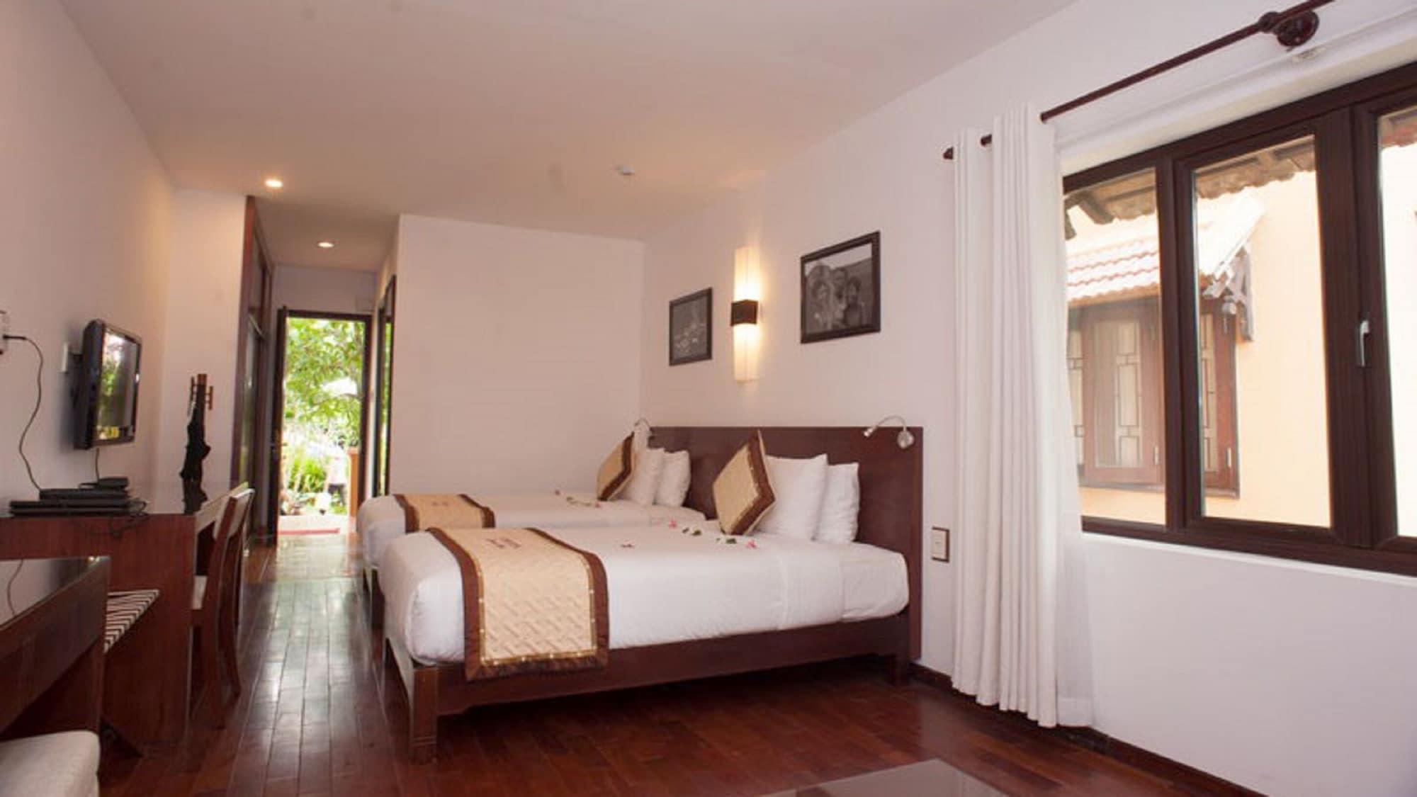 Resort Vinh Hung Riverside &