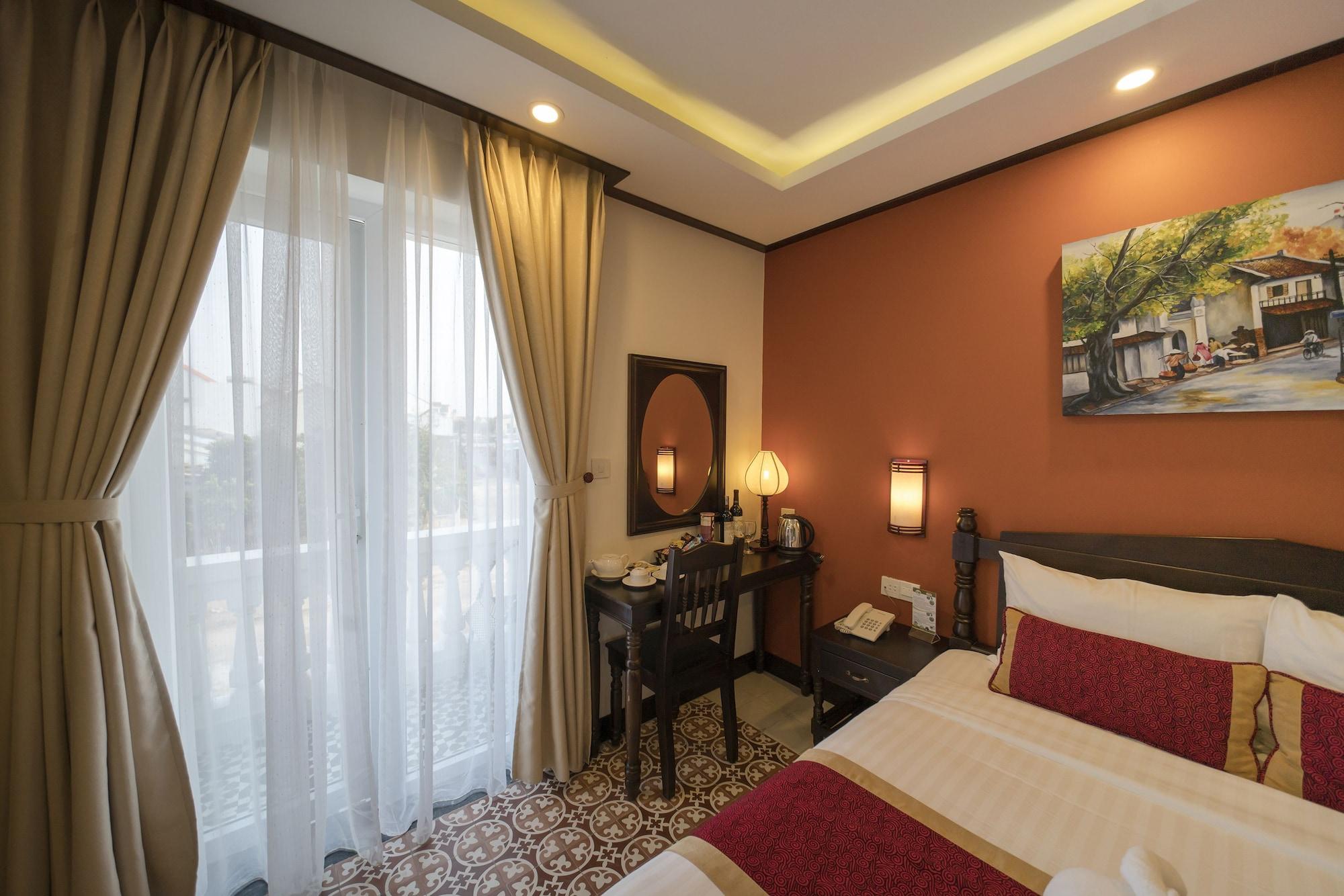 Golden Bell Backpacker Hotel&pool Bar