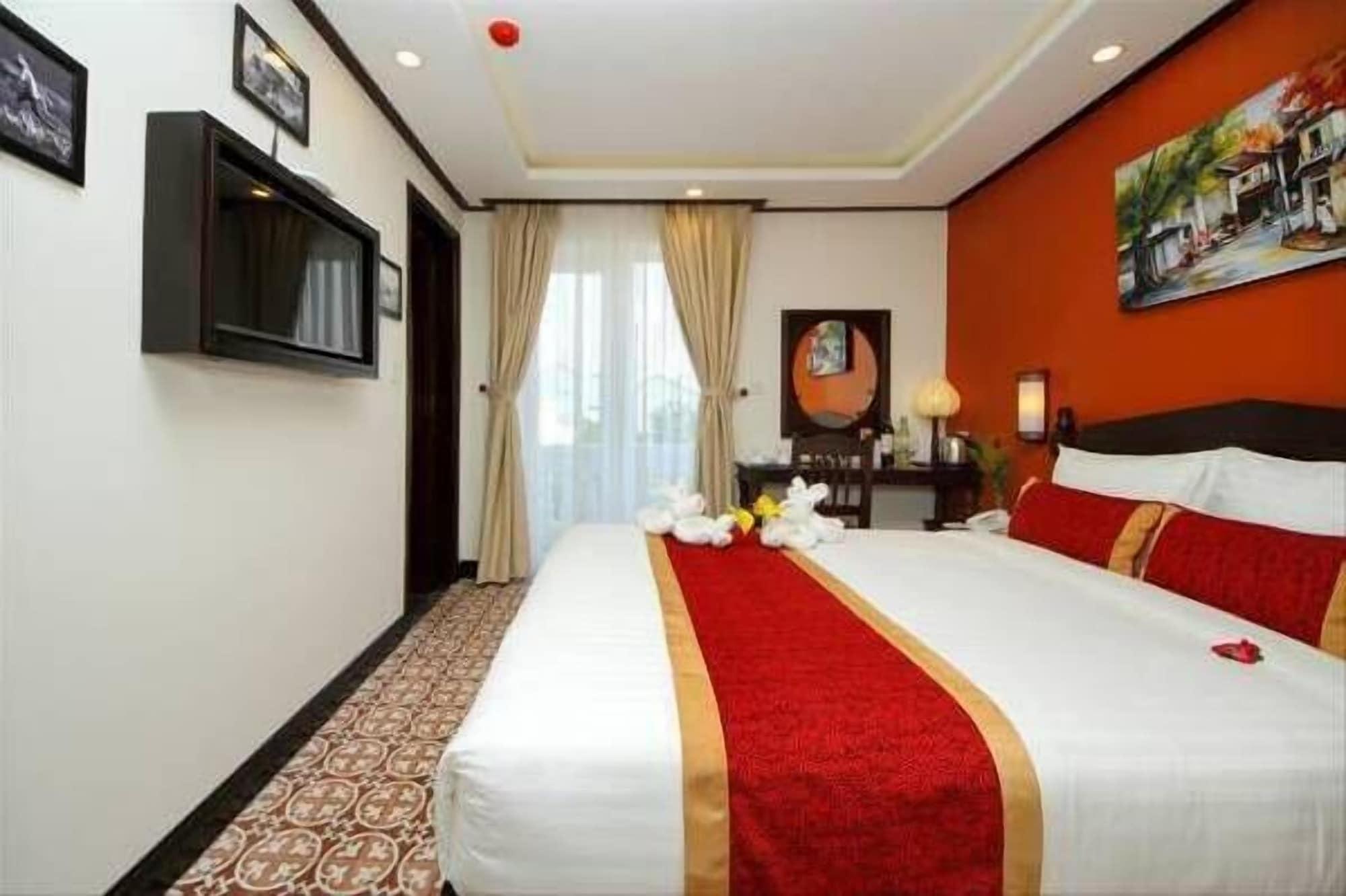 Golden Bell Backpacker Hotel&pool Bar * Hoi An