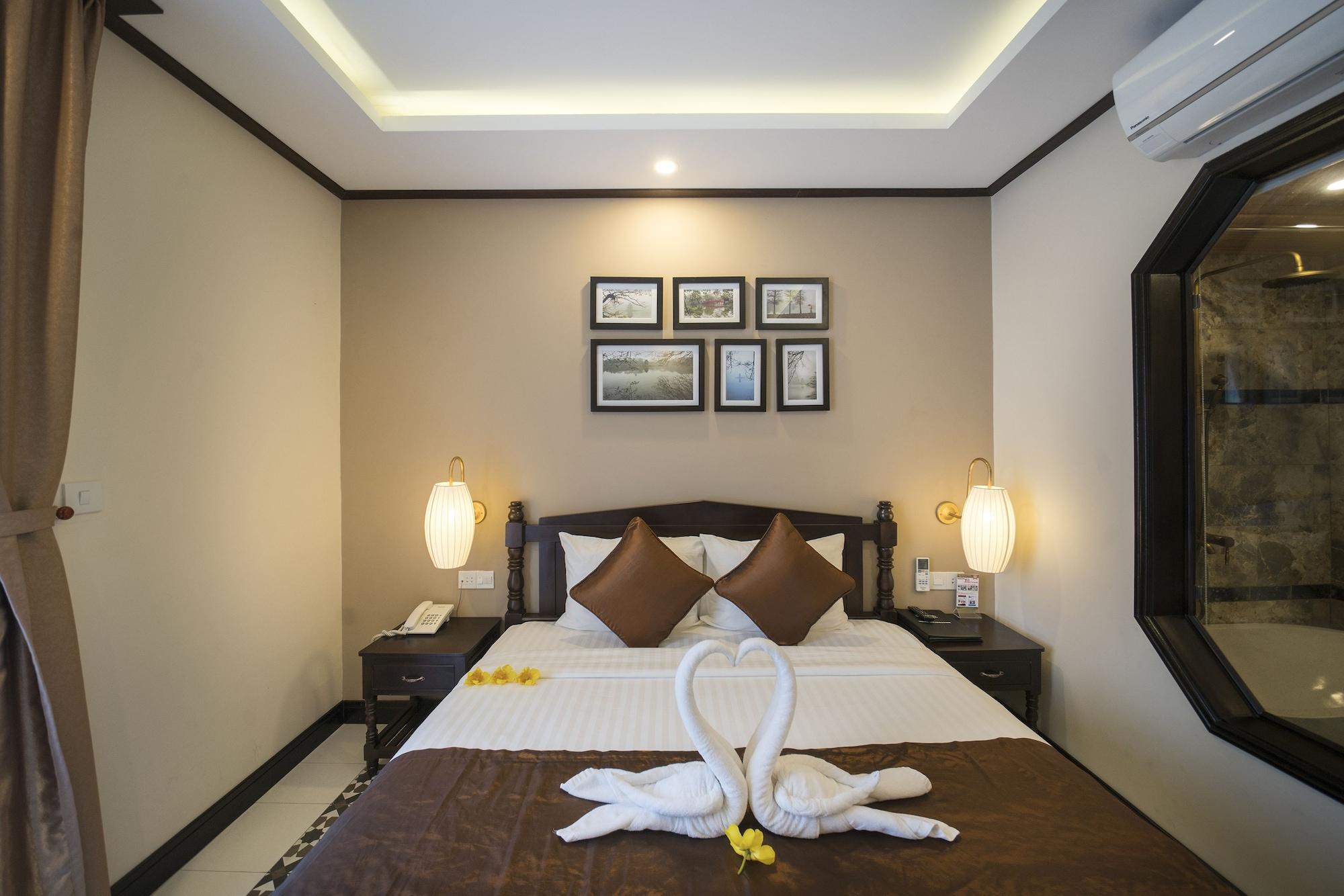 Golden Bell Backpacker Hotel&pool Bar Villa