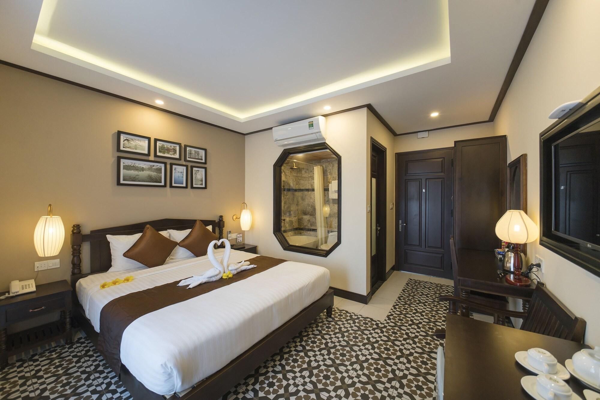 Villa Golden Bell Backpacker Hotel&pool Bar Hoi An