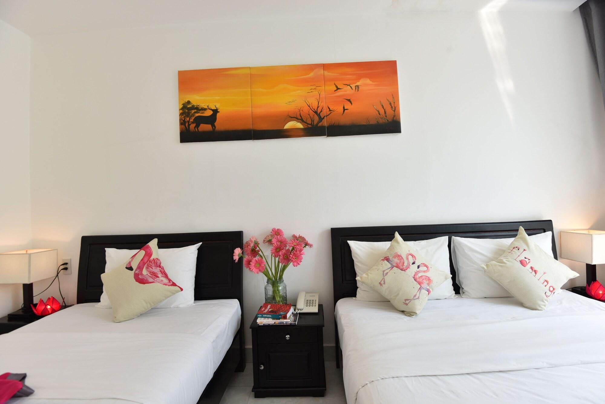 Flamingo - Big With Balcony - Close To Old Town 200m & Temple Bridge - Large Outside Pool For Sun Bathing Hoi An