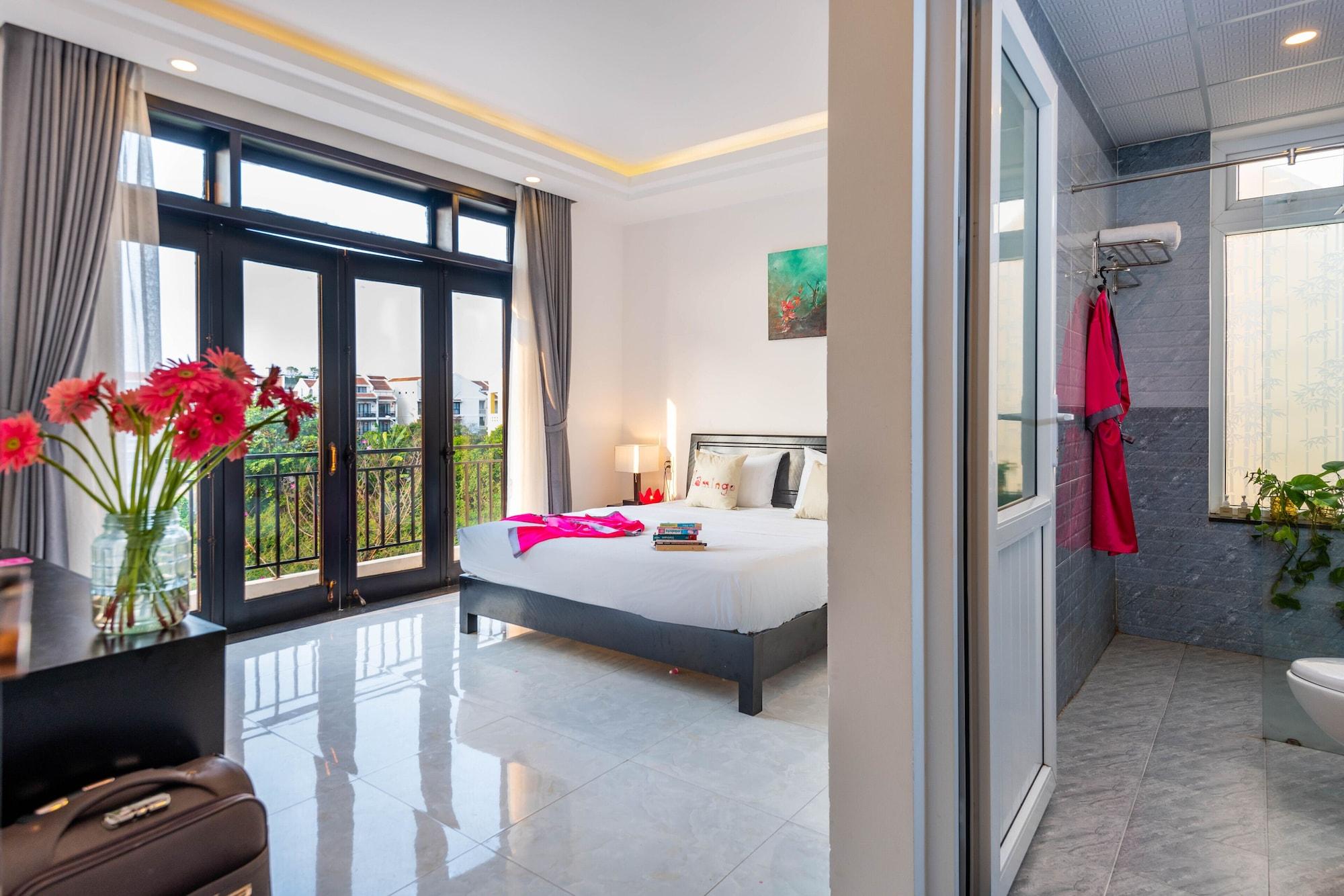 Villa Flamingo - Big With Balcony - Close To Old Town 200m & Temple Bridge - Large Outside Pool For Sun Bathing Hoi An