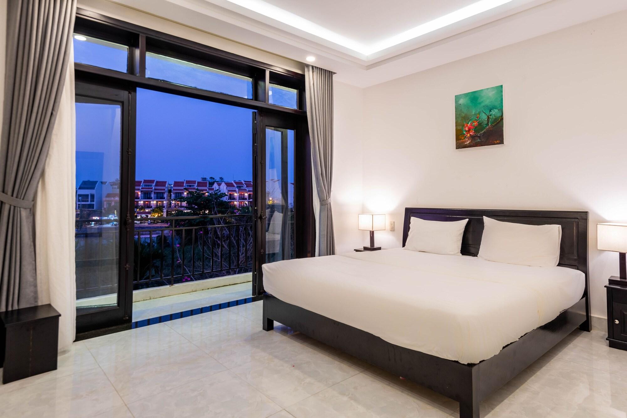 Flamingo - Big With Balcony - Close To Old Town 200m & Temple Bridge - Large Outside Pool For Sun Bathing Villa *