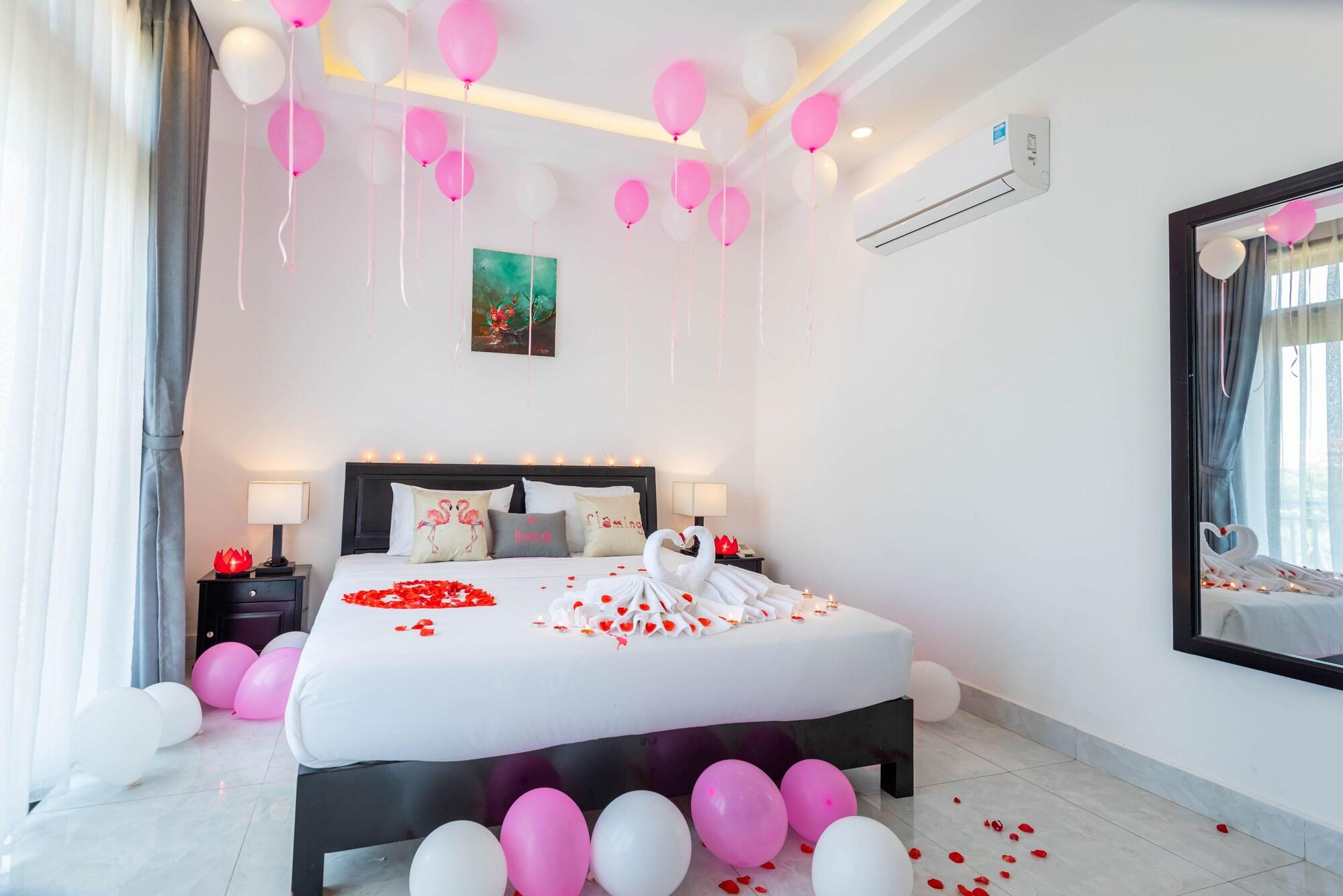 Flamingo - Big With Balcony - Close To Old Town 200m & Temple Bridge - Large Outside Pool For Sun Bathing Villa Hoi An